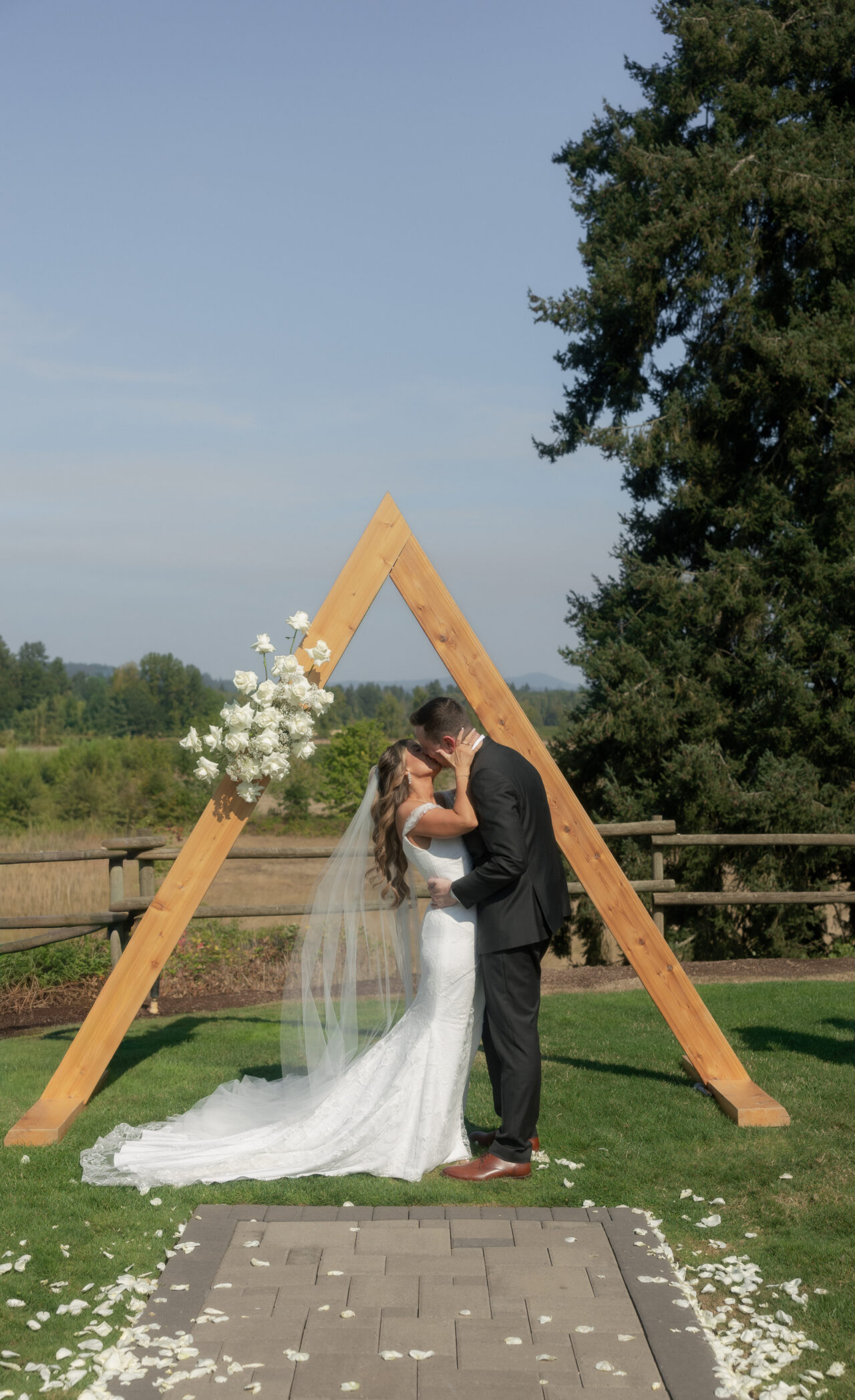 Sydney + Evan | Rowe Wedding